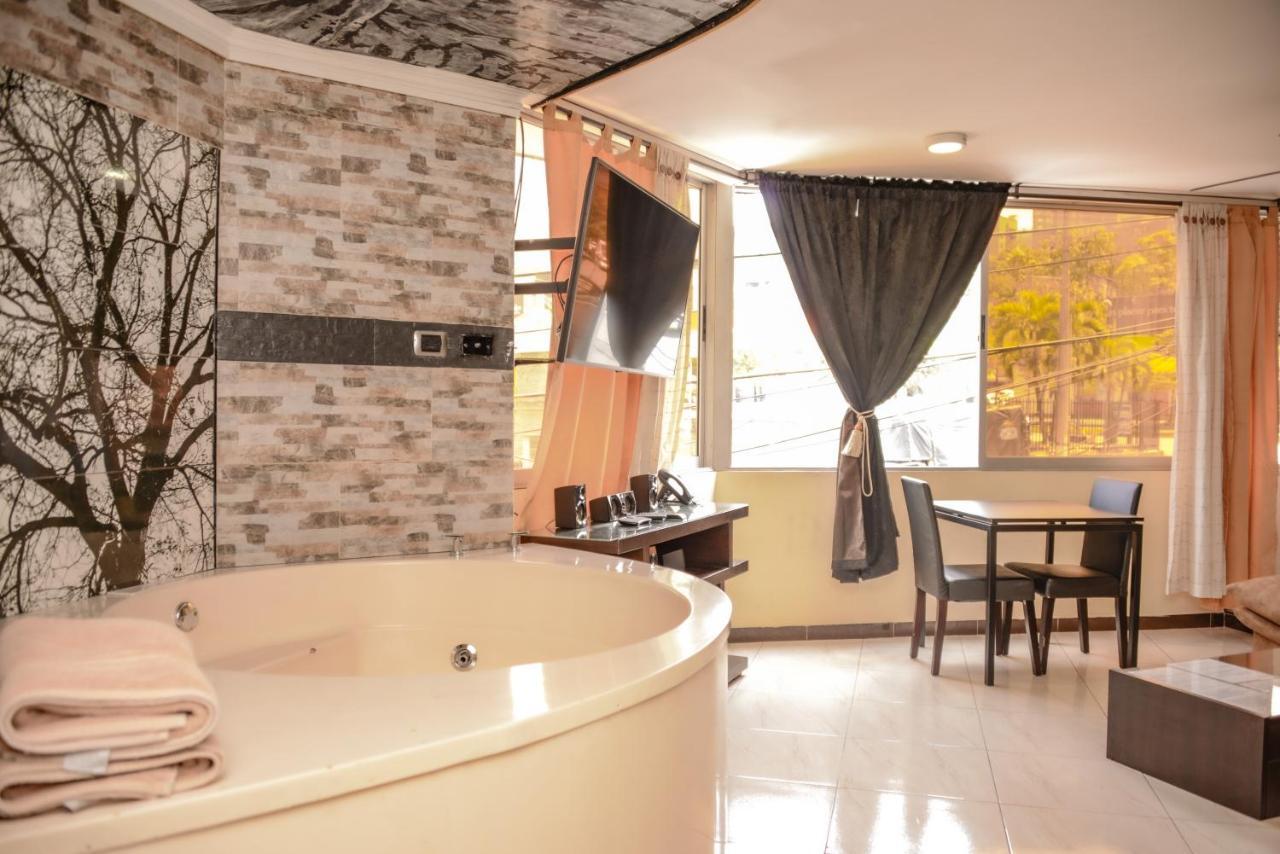 Calle 10 Suites Медельїн Екстер'єр фото