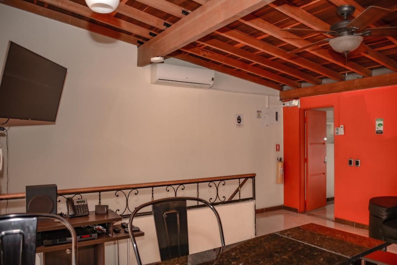 Calle 10 Suites Медельїн Екстер'єр фото