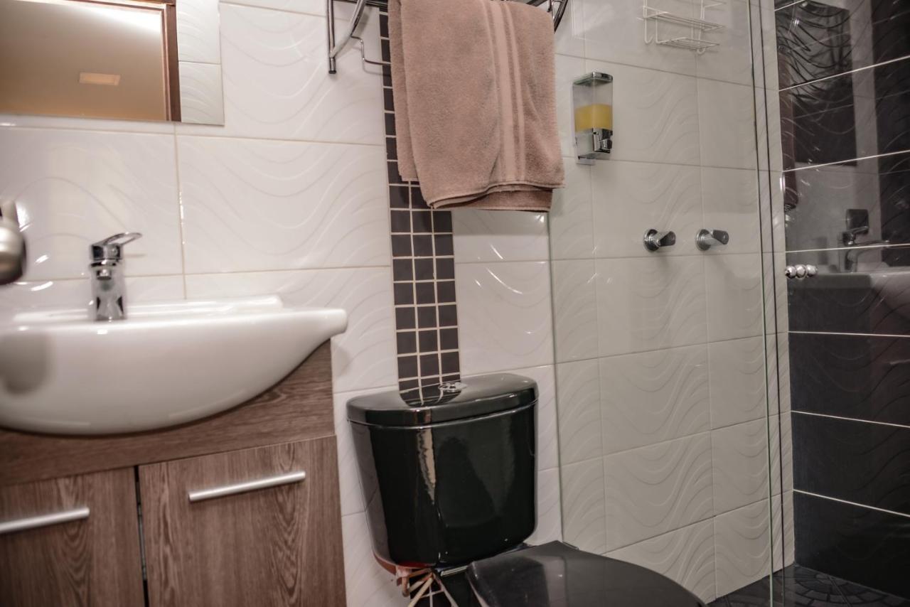 Calle 10 Suites Медельїн Екстер'єр фото